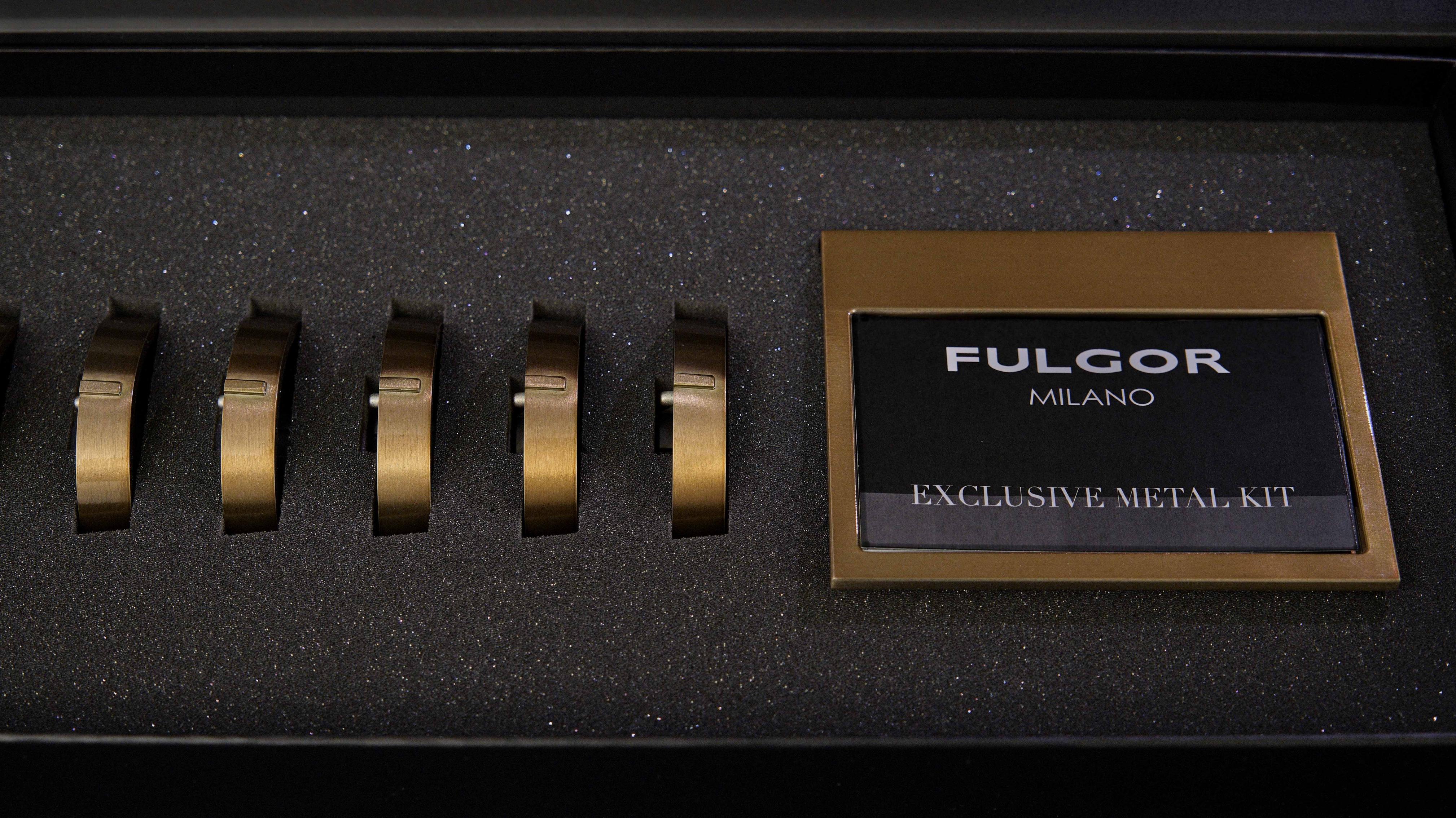 BRONZE BEZEL